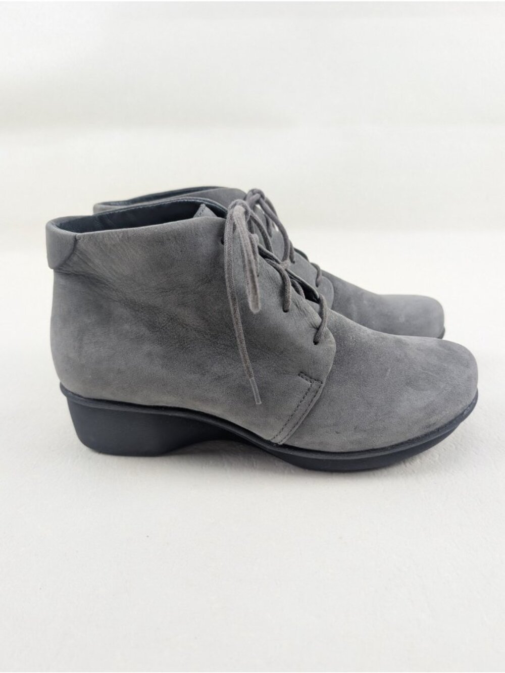 Dansko Lucille Wedge Ankle Boot Womens 7.5-8 US 38 EU Gray Suede Lace Up Bootie - Picture 3 of 13